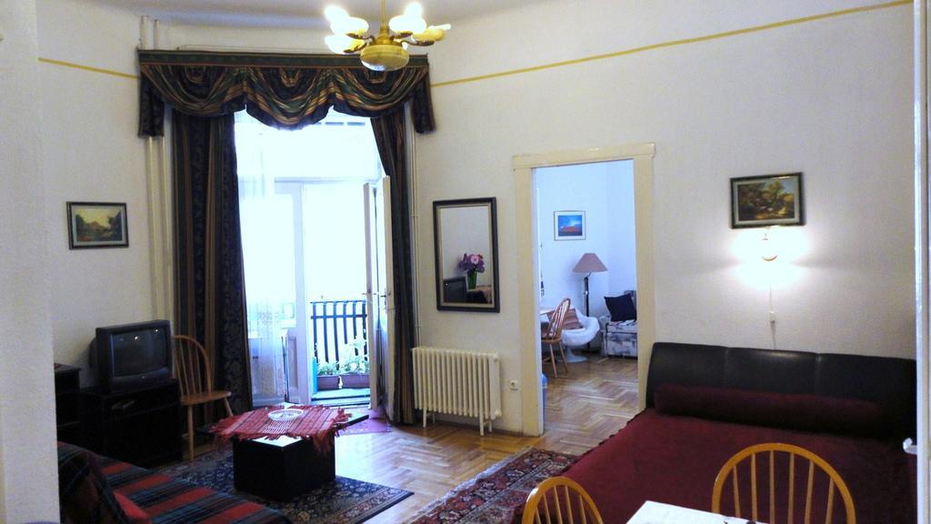 Garibaldi 5 Apartments & Rooms Budapest Room photo